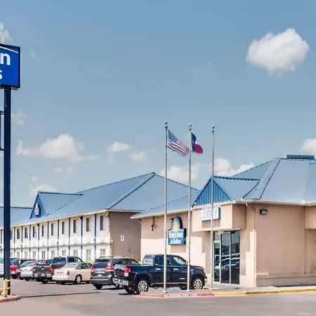 Days Inn & Suites By Wyndham Laredo